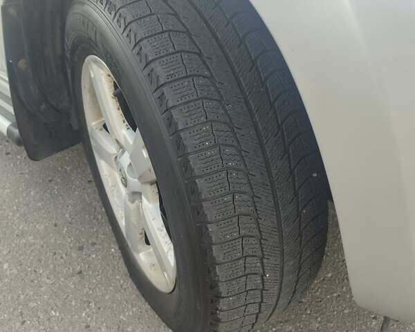 Серый Тойота РАВ 4, объемом двигателя 2 л и пробегом 424 тыс. км за 9000 $, фото 6 на Automoto.ua