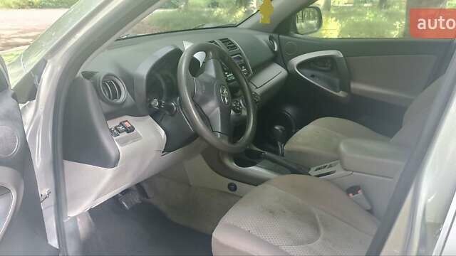 Серый Тойота РАВ 4, объемом двигателя 2.36 л и пробегом 213 тыс. км за 8500 $, фото 27 на Automoto.ua