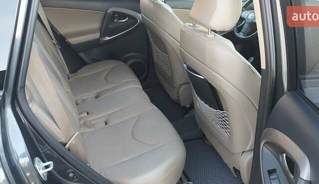 Серый Тойота РАВ 4, объемом двигателя 2.2 л и пробегом 255 тыс. км за 11500 $, фото 22 на Automoto.ua