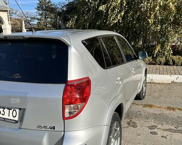 Сірий Тойота РАВ 4, об'ємом двигуна 2.23 л та пробігом 260 тис. км за 9800 $, фото 15 на Automoto.ua