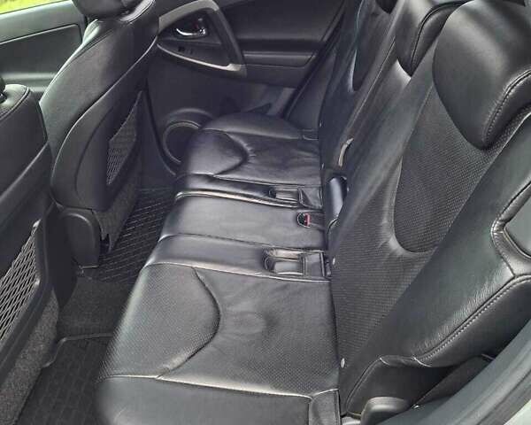 Сірий Тойота РАВ 4, об'ємом двигуна 2.23 л та пробігом 204 тис. км за 9400 $, фото 9 на Automoto.ua