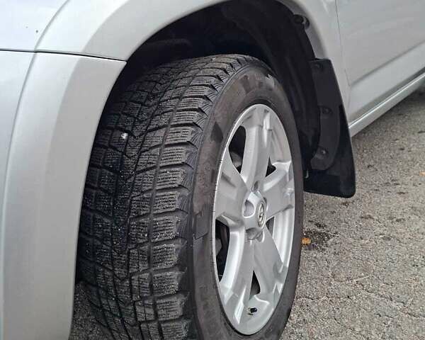 Сірий Тойота РАВ 4, об'ємом двигуна 2.23 л та пробігом 204 тис. км за 9400 $, фото 11 на Automoto.ua