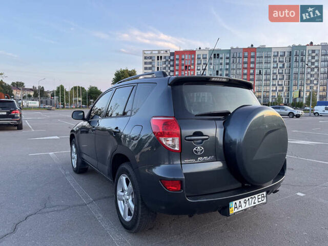 Сірий Тойота РАВ 4, об'ємом двигуна 2 л та пробігом 260 тис. км за 8700 $, фото 4 на Automoto.ua
