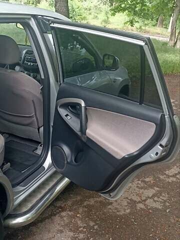 Серый Тойота РАВ 4, объемом двигателя 2.36 л и пробегом 213 тыс. км за 8500 $, фото 19 на Automoto.ua