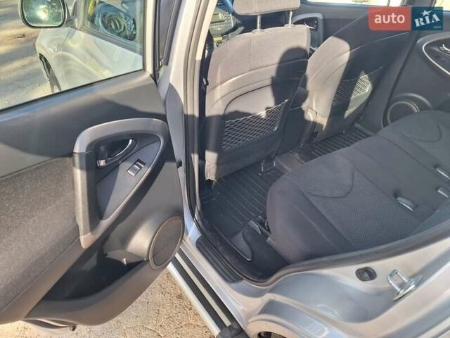 Серый Тойота РАВ 4, объемом двигателя 2 л и пробегом 146 тыс. км за 10600 $, фото 7 на Automoto.ua