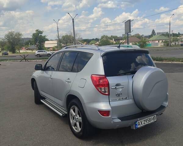 Серый Тойота РАВ 4, объемом двигателя 2 л и пробегом 424 тыс. км за 9000 $, фото 5 на Automoto.ua
