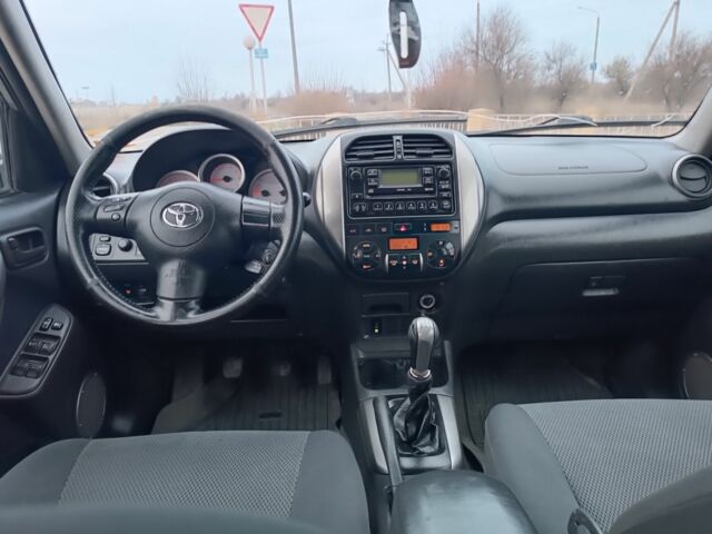 Серый Тойота РАВ 4, объемом двигателя 2 л и пробегом 260 тыс. км за 4250 $, фото 6 на Automoto.ua