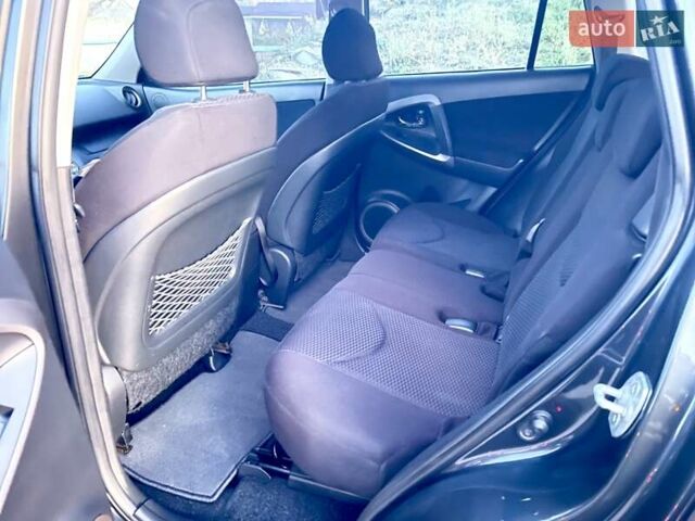 Серый Тойота РАВ 4, объемом двигателя 2 л и пробегом 174 тыс. км за 9600 $, фото 22 на Automoto.ua