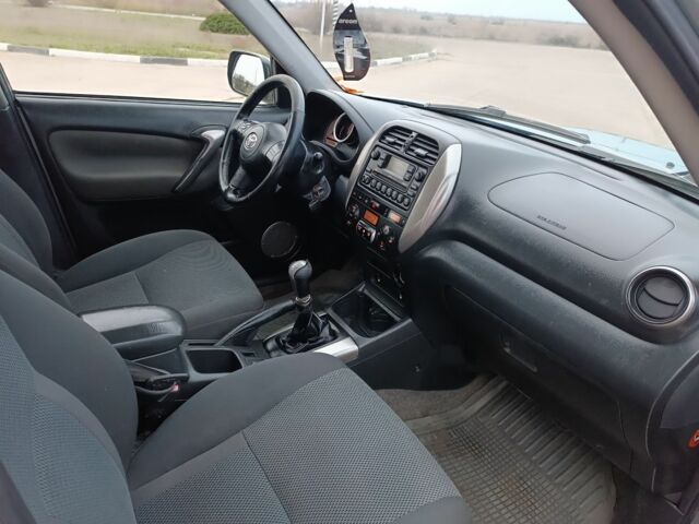 Серый Тойота РАВ 4, объемом двигателя 2 л и пробегом 260 тыс. км за 4250 $, фото 8 на Automoto.ua