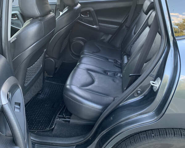 Серый Тойота РАВ 4, объемом двигателя 2 л и пробегом 302 тыс. км за 10450 $, фото 26 на Automoto.ua