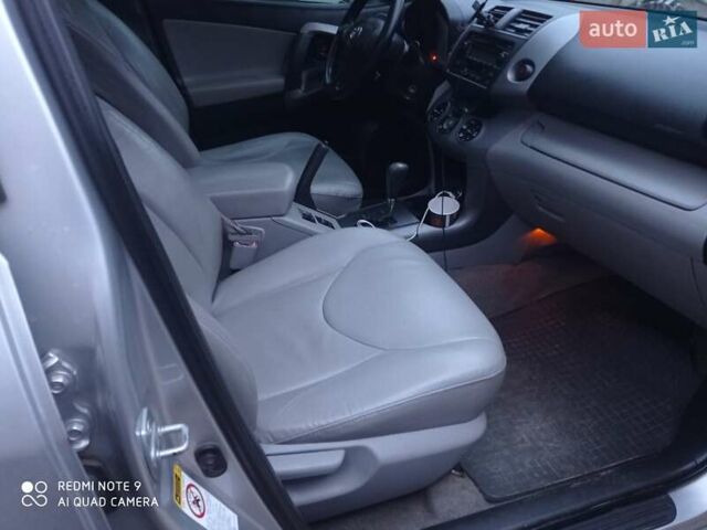 Серый Тойота РАВ 4, объемом двигателя 2.4 л и пробегом 210 тыс. км за 9500 $, фото 29 на Automoto.ua