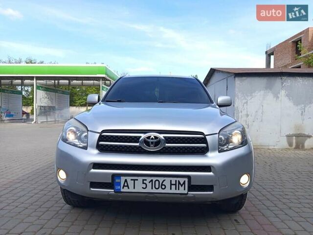 Серый Тойота РАВ 4, объемом двигателя 2.2 л и пробегом 257 тыс. км за 9000 $, фото 3 на Automoto.ua