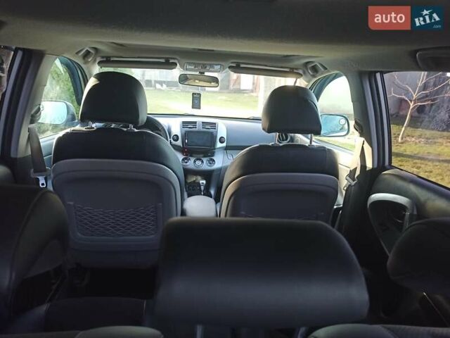 Серый Тойота РАВ 4, объемом двигателя 2.36 л и пробегом 177 тыс. км за 8500 $, фото 8 на Automoto.ua