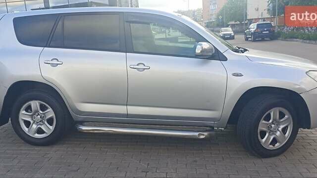 Серый Тойота РАВ 4, объемом двигателя 2.36 л и пробегом 213 тыс. км за 8500 $, фото 6 на Automoto.ua