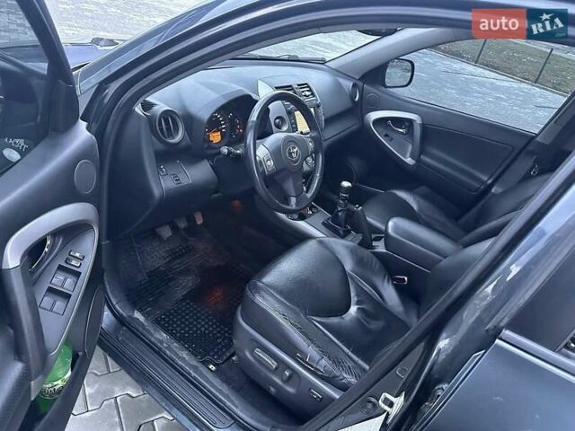 Серый Тойота РАВ 4, объемом двигателя 2.23 л и пробегом 259 тыс. км за 9240 $, фото 7 на Automoto.ua