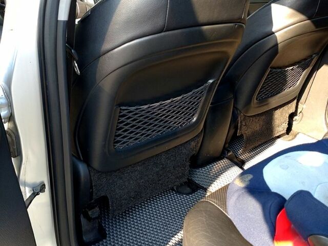 Серый Тойота РАВ 4, объемом двигателя 2 л и пробегом 330 тыс. км за 7900 $, фото 3 на Automoto.ua