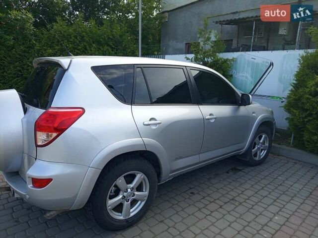 Серый Тойота РАВ 4, объемом двигателя 2.2 л и пробегом 257 тыс. км за 9000 $, фото 20 на Automoto.ua