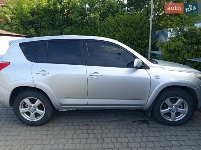 Серый Тойота РАВ 4, объемом двигателя 2.2 л и пробегом 257 тыс. км за 9000 $, фото 19 на Automoto.ua