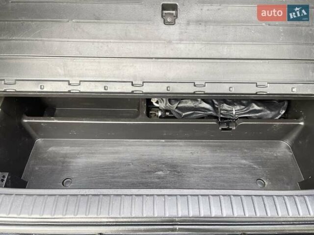Серый Тойота РАВ 4, объемом двигателя 2 л и пробегом 174 тыс. км за 9600 $, фото 24 на Automoto.ua