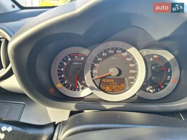 Серый Тойота РАВ 4, объемом двигателя 2 л и пробегом 146 тыс. км за 10600 $, фото 4 на Automoto.ua