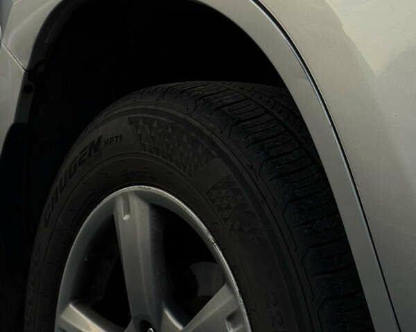 Сірий Тойота РАВ 4, об'ємом двигуна 2 л та пробігом 238 тис. км за 9999 $, фото 35 на Automoto.ua