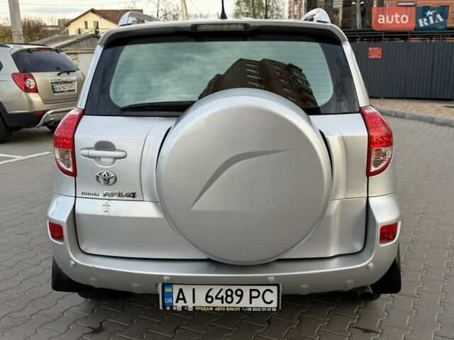 Сірий Тойота РАВ 4, об'ємом двигуна 2 л та пробігом 238 тис. км за 9999 $, фото 11 на Automoto.ua