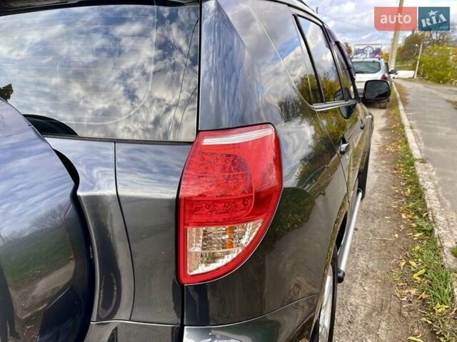 Серый Тойота РАВ 4, объемом двигателя 2 л и пробегом 174 тыс. км за 9600 $, фото 13 на Automoto.ua