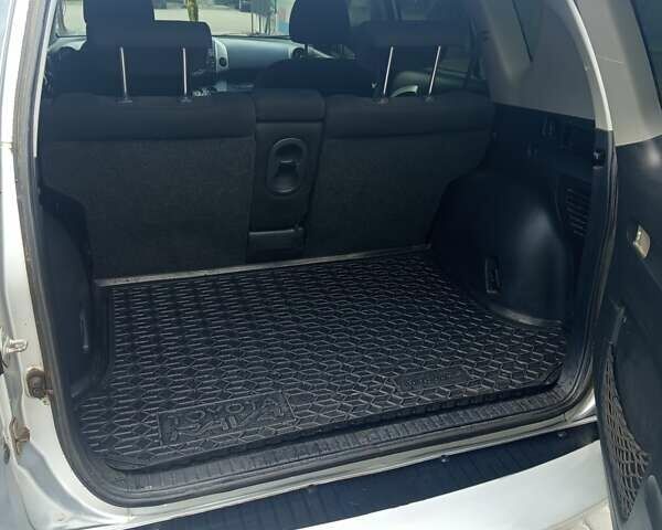 Серый Тойота РАВ 4, объемом двигателя 2.2 л и пробегом 257 тыс. км за 9000 $, фото 10 на Automoto.ua