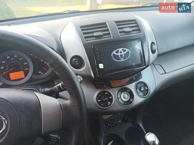 Серый Тойота РАВ 4, объемом двигателя 2.36 л и пробегом 177 тыс. км за 8500 $, фото 15 на Automoto.ua