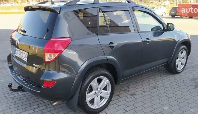 Серый Тойота РАВ 4, объемом двигателя 2.2 л и пробегом 255 тыс. км за 11500 $, фото 9 на Automoto.ua