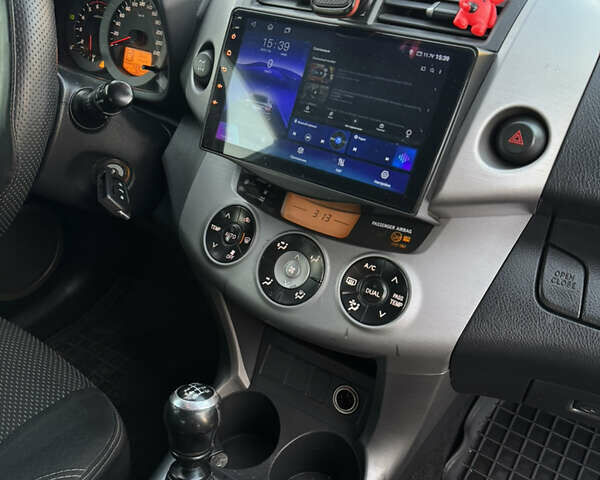 Серый Тойота РАВ 4, объемом двигателя 2.23 л и пробегом 312 тыс. км за 7599 $, фото 16 на Automoto.ua