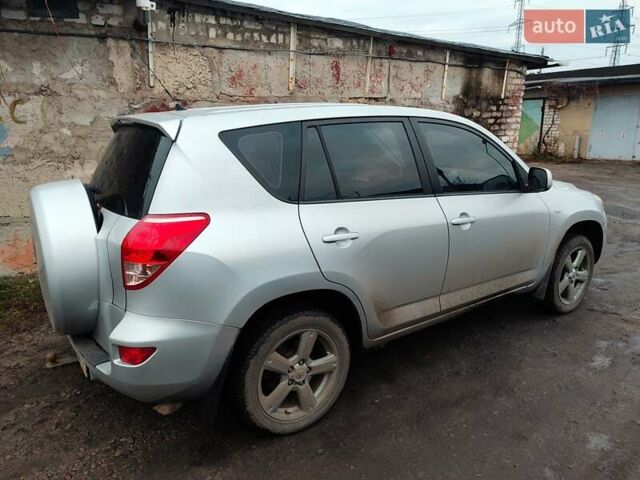 Серый Тойота РАВ 4, объемом двигателя 2 л и пробегом 160 тыс. км за 9300 $, фото 3 на Automoto.ua
