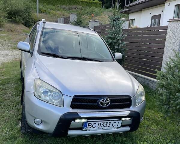 Серый Тойота РАВ 4, объемом двигателя 2.2 л и пробегом 264 тыс. км за 7500 $, фото 7 на Automoto.ua