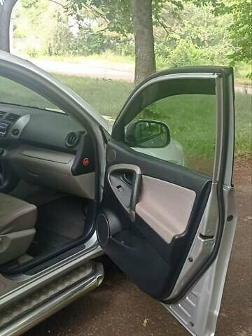 Серый Тойота РАВ 4, объемом двигателя 2.36 л и пробегом 213 тыс. км за 8500 $, фото 18 на Automoto.ua