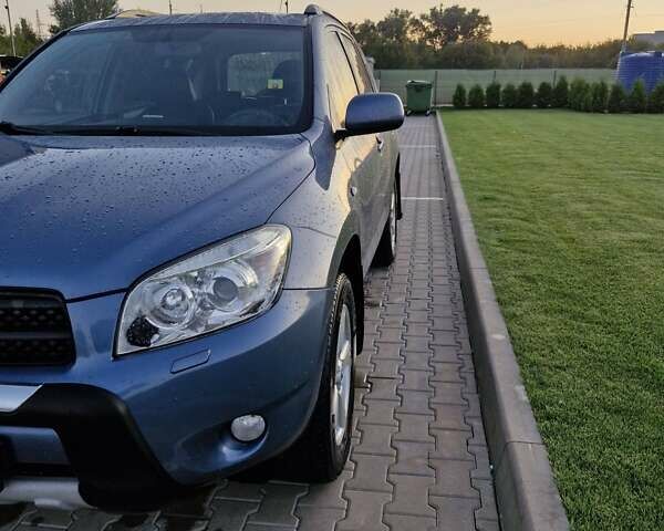 Сірий Тойота РАВ 4, об'ємом двигуна 2 л та пробігом 190 тис. км за 8999 $, фото 1 на Automoto.ua