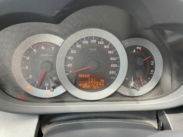 Сірий Тойота РАВ 4, об'ємом двигуна 2.2 л та пробігом 203 тис. км за 4800 $, фото 12 на Automoto.ua