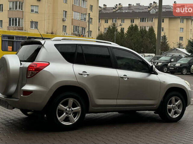 Серый Тойота РАВ 4, объемом двигателя 2 л и пробегом 185 тыс. км за 9600 $, фото 9 на Automoto.ua