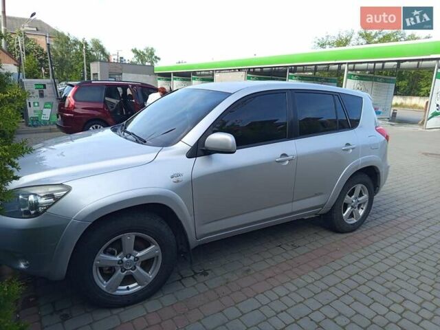 Серый Тойота РАВ 4, объемом двигателя 2.2 л и пробегом 257 тыс. км за 9000 $, фото 21 на Automoto.ua