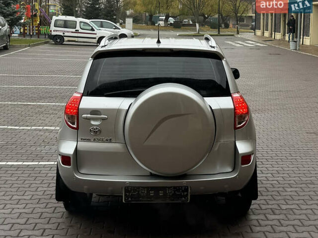 Серый Тойота РАВ 4, объемом двигателя 2 л и пробегом 185 тыс. км за 9600 $, фото 10 на Automoto.ua