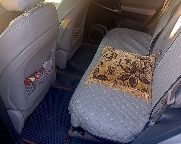 Серый Тойота РАВ 4, объемом двигателя 2.4 л и пробегом 270 тыс. км за 8400 $, фото 3 на Automoto.ua