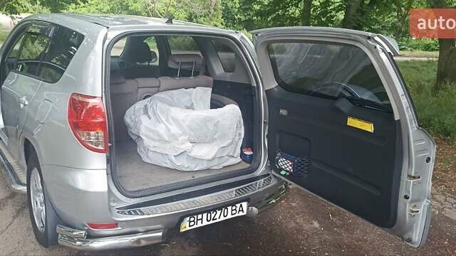 Серый Тойота РАВ 4, объемом двигателя 2.36 л и пробегом 213 тыс. км за 8500 $, фото 22 на Automoto.ua