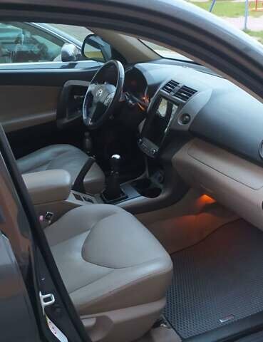 Серый Тойота РАВ 4, объемом двигателя 2.2 л и пробегом 255 тыс. км за 11500 $, фото 51 на Automoto.ua