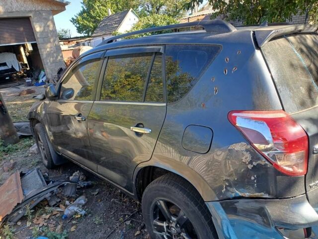 Сірий Тойота РАВ 4, об'ємом двигуна 0 л та пробігом 236 тис. км за 999 $, фото 2 на Automoto.ua