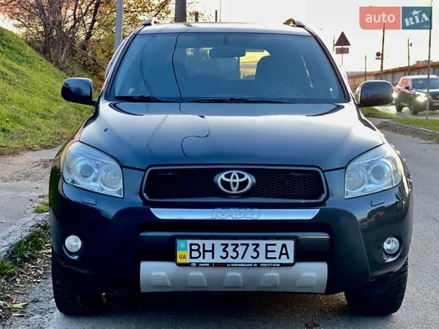 Серый Тойота РАВ 4, объемом двигателя 2 л и пробегом 174 тыс. км за 9600 $, фото 1 на Automoto.ua