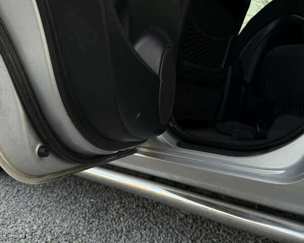 Сірий Тойота РАВ 4, об'ємом двигуна 2 л та пробігом 238 тис. км за 9999 $, фото 47 на Automoto.ua