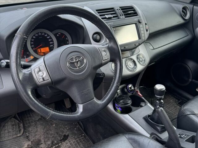 Серый Тойота РАВ 4, объемом двигателя 2.2 л и пробегом 237 тыс. км за 4900 $, фото 9 на Automoto.ua