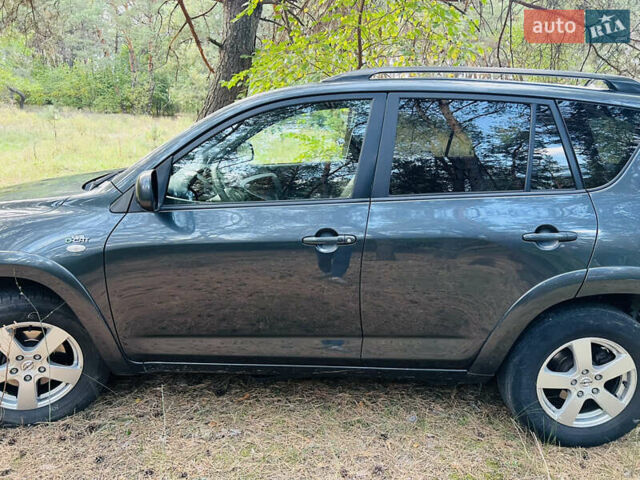 Серый Тойота РАВ 4, объемом двигателя 2.2 л и пробегом 300 тыс. км за 7300 $, фото 8 на Automoto.ua