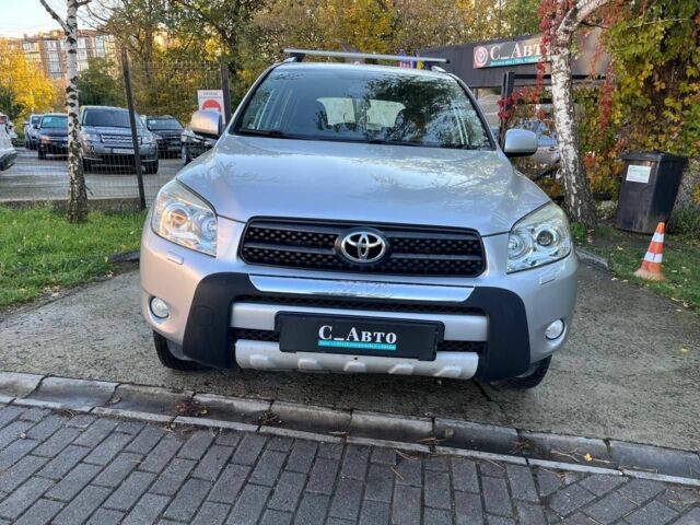 Сірий Тойота РАВ 4, об'ємом двигуна 2 л та пробігом 145 тис. км за 10500 $, фото 1 на Automoto.ua