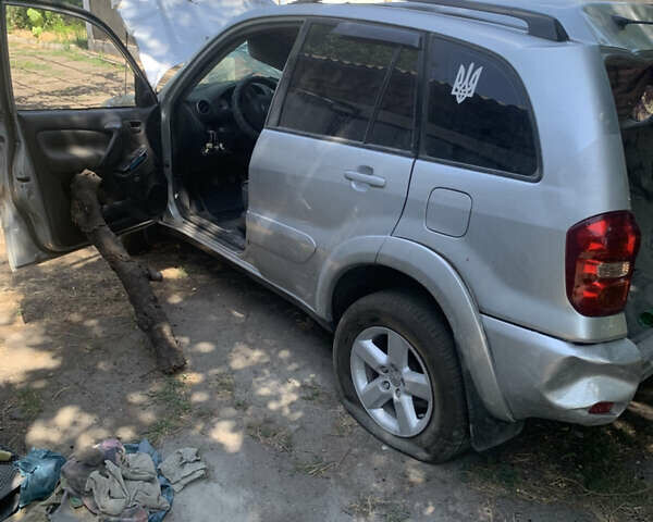 Сірий Тойота РАВ 4, об'ємом двигуна 2 л та пробігом 200 тис. км за 3118 $, фото 3 на Automoto.ua