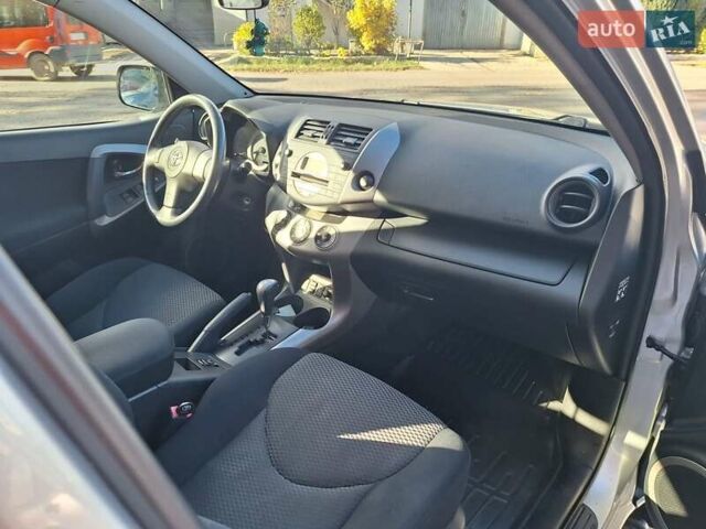 Серый Тойота РАВ 4, объемом двигателя 2 л и пробегом 146 тыс. км за 10600 $, фото 15 на Automoto.ua